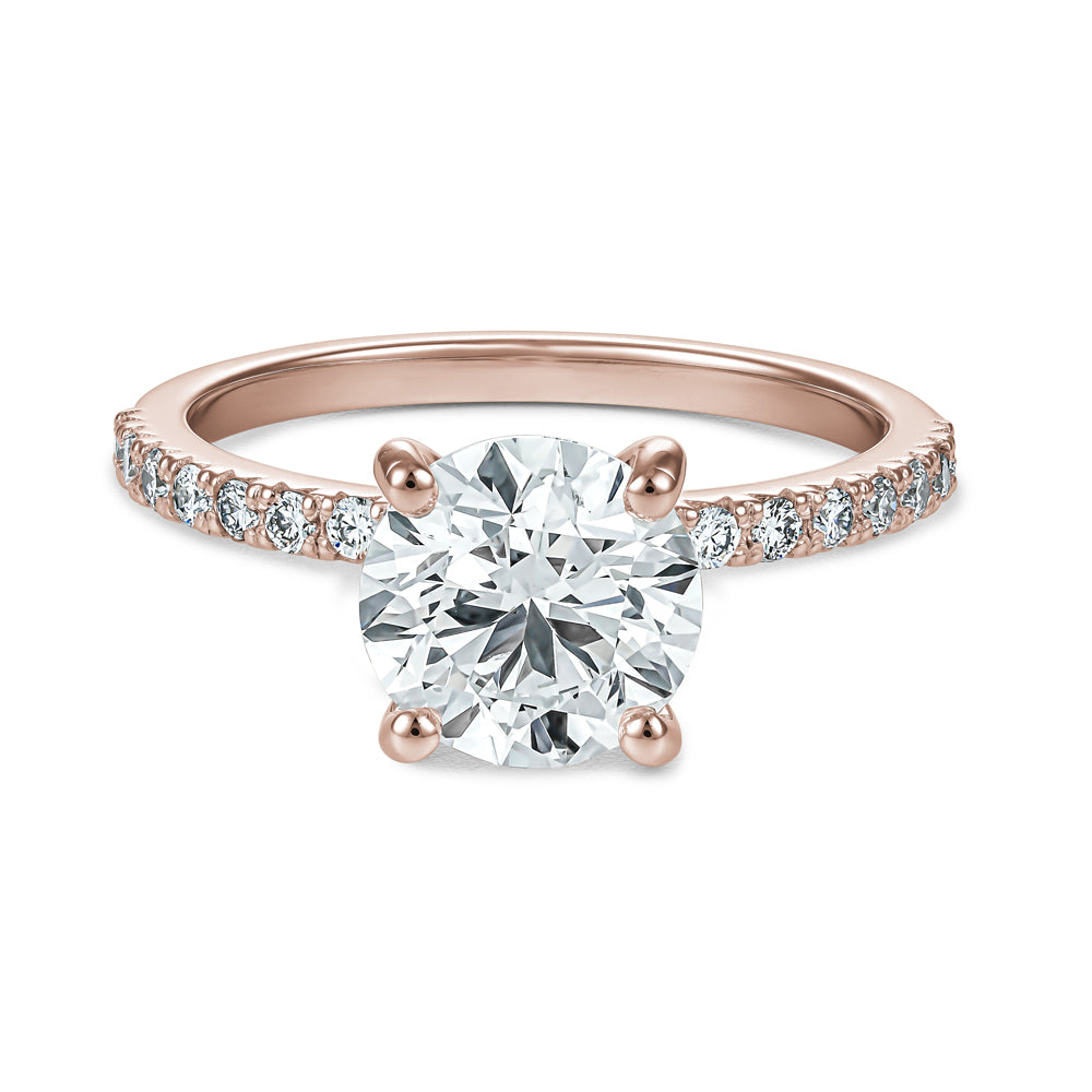 Classic Ring with 2.00 Ct Round Center Diamond and Diamond Pave