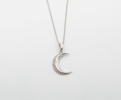 LUNA | Collier avec pendentif en forme de croissant de lune en or 10k