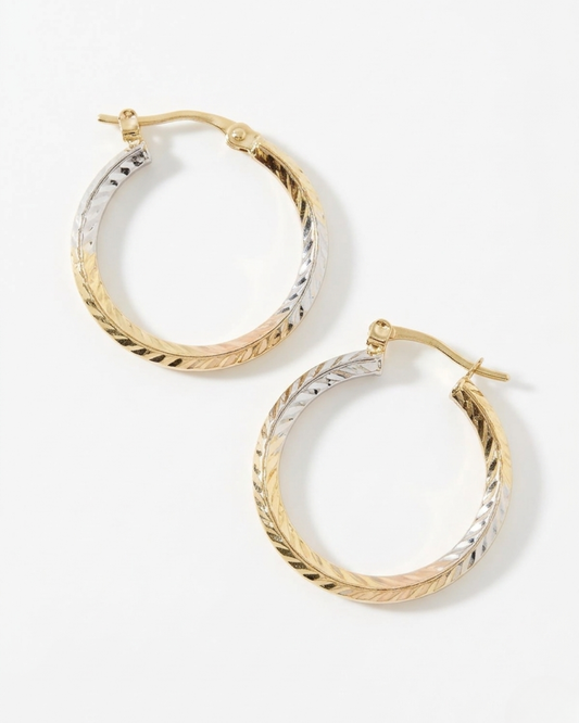 Boucles d’oreilles Créoles Tricolores en Or 10K – Design Ciselé Audacieux