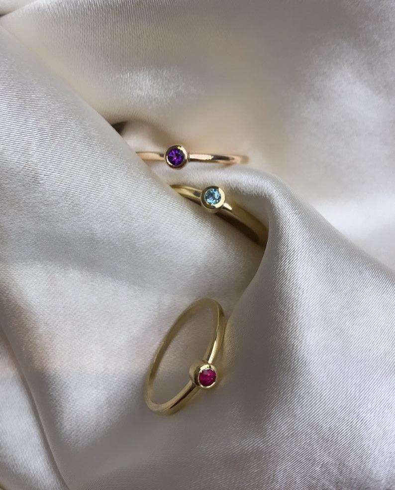 SATIN | Bague en or 14 carats et pierre ronde | Améthyste - Bijouterie Viko