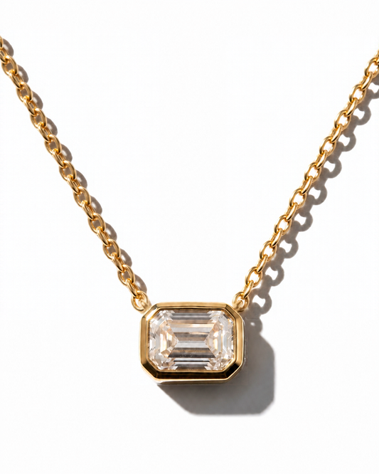 Collier VIKO Bezel avec Diamant de Laboratoire Taille Émeraude en Or 14K