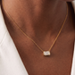 Collier VIKO Bezel avec Diamant de Laboratoire Taille Émeraude en Or 14K