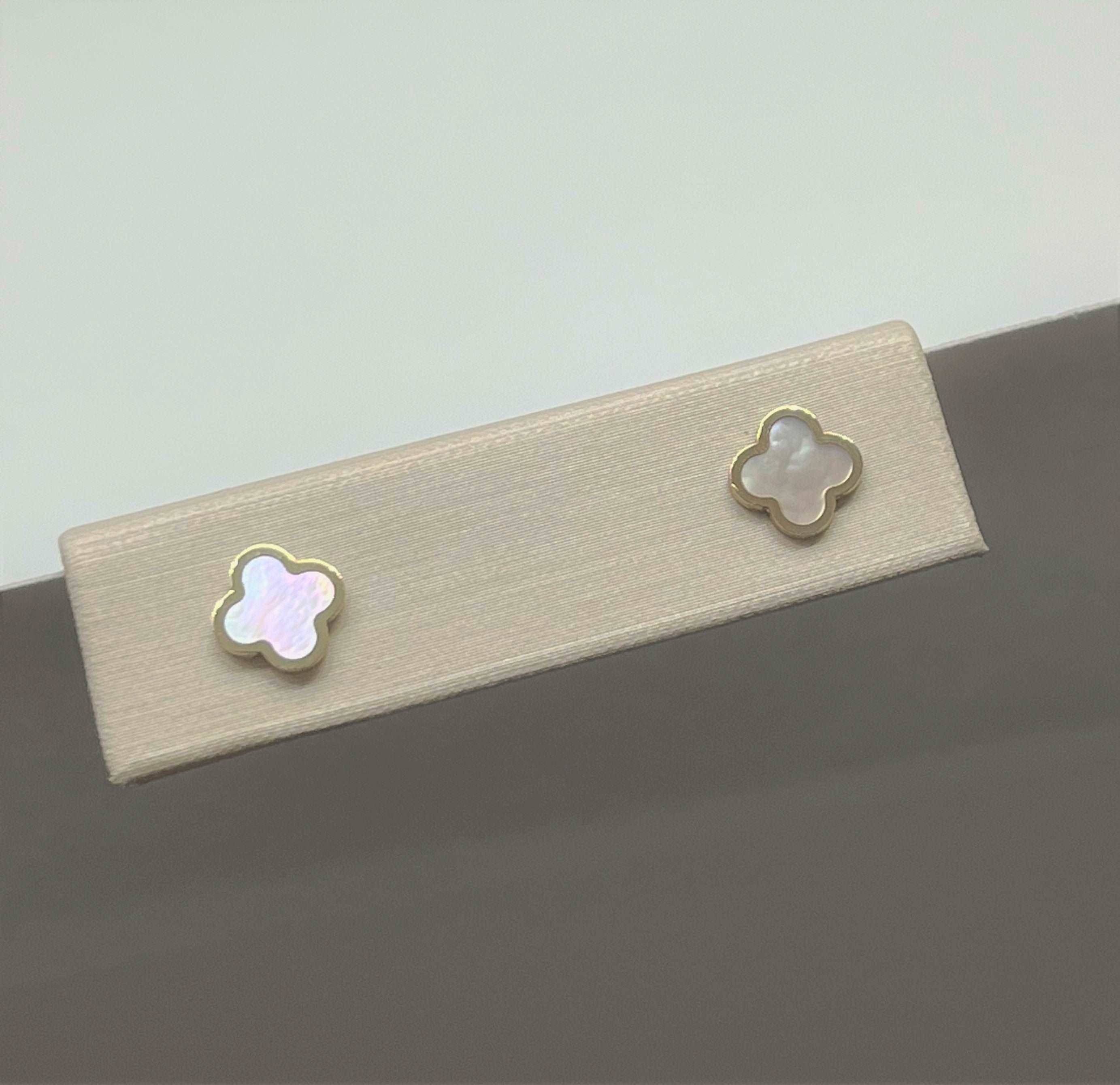 Boucles d'oreilles trèfles à quatre feuilles en or 10K