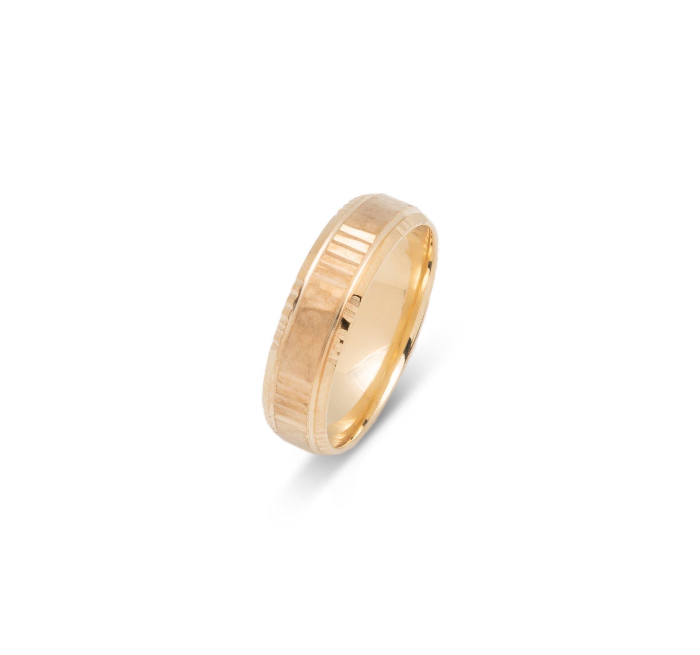 VK-3024 | Anneau de mariage pour hommes et femmes | Multilignes & centre martelé