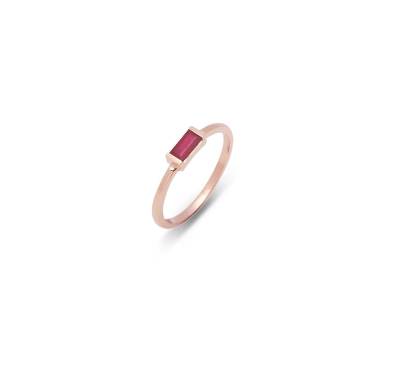 SATIN | Bague en or 14K et pierre baguette | Rubis