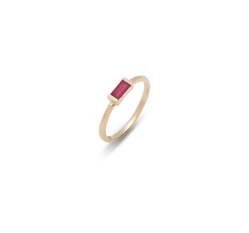 SATIN | Bague en or 14K et pierre baguette | Rubis